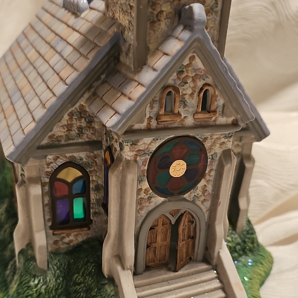 PartyLite Olde World Church Tealight Village House - Picture 2 of 13